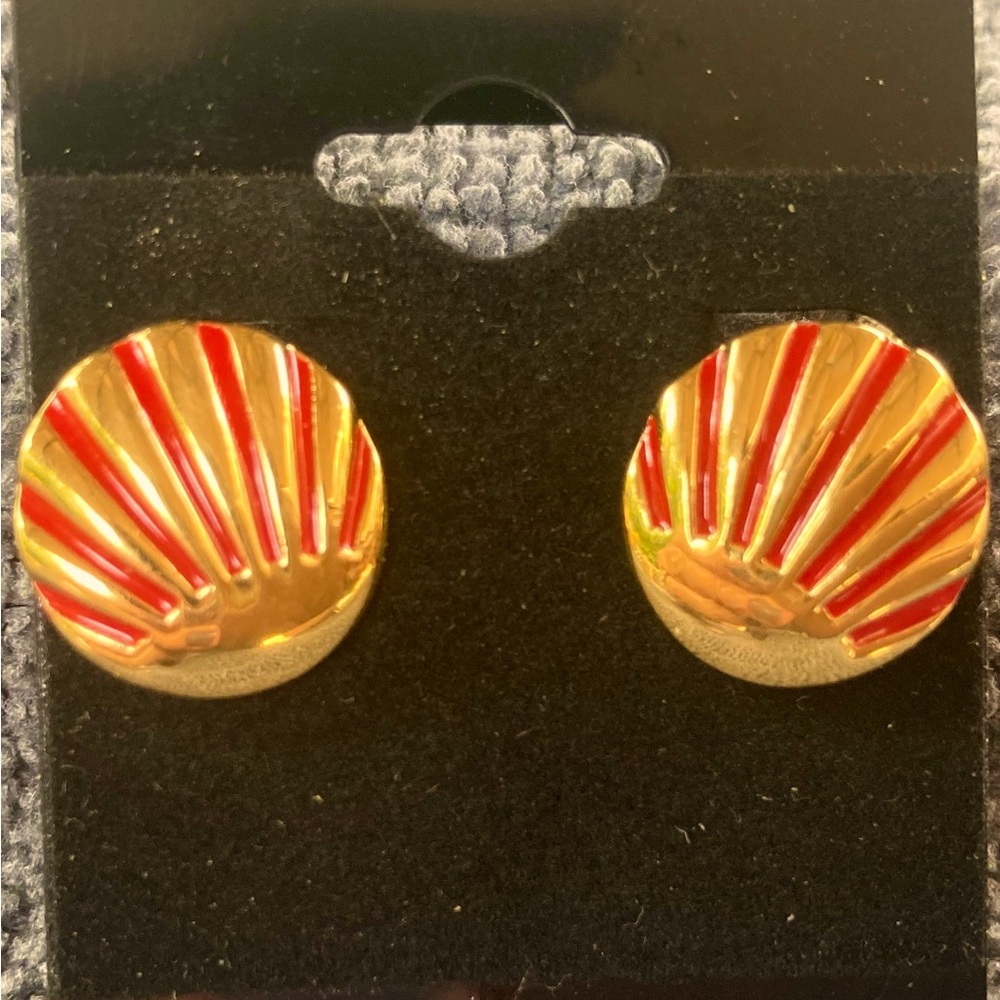 Adorable Button size Clip Monet earrings